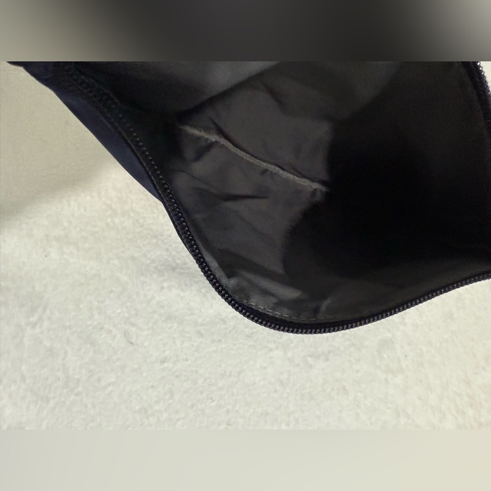 Tumi Toiletry Bag - Picture 2 of 4